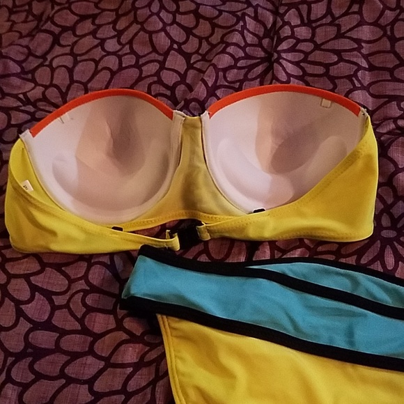 Bathing suit - Picture 3 of 3